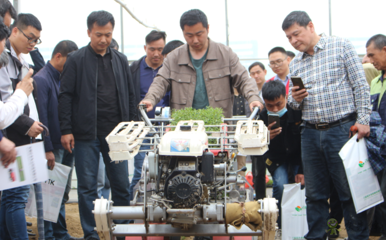 見證昆山&ldquo;智慧農業&rdquo;發展  菜地里迎來&ldquo;鋼鐵大軍&rdquo;