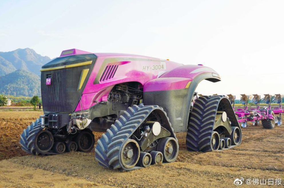 三水南山：&ldquo;巨無霸&rdquo;無人農(nóng)機，炫酷亮相
